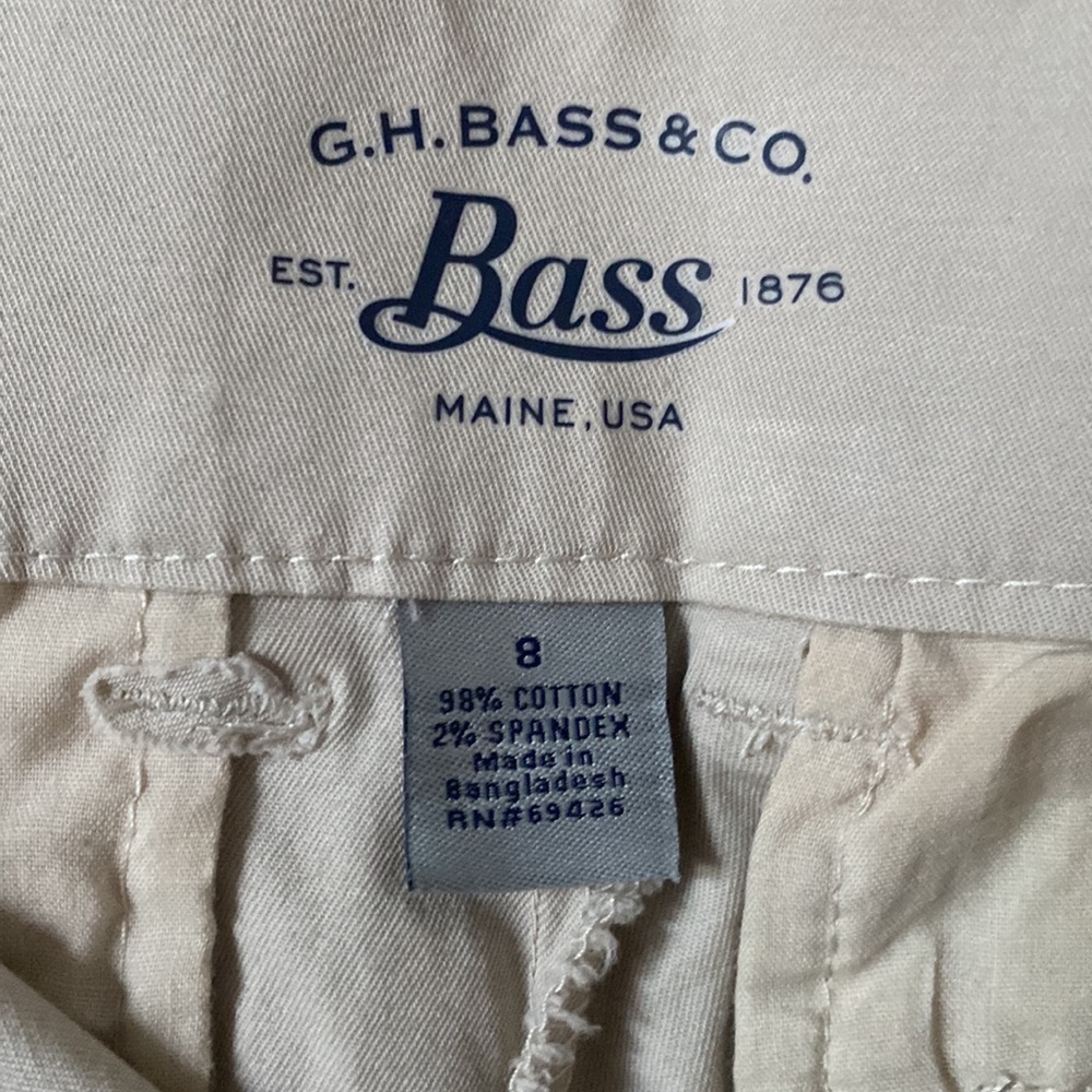 NWT women’s size 8 Bermuda Shorts. - Picture 3 of 7